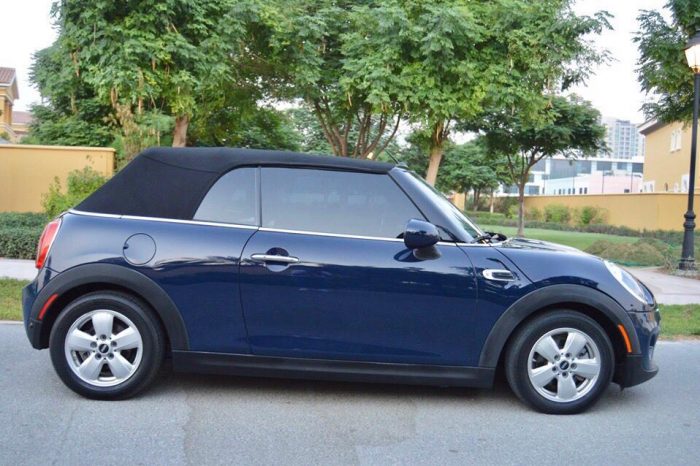 Mini cooper convertible 2019  Dark Blue