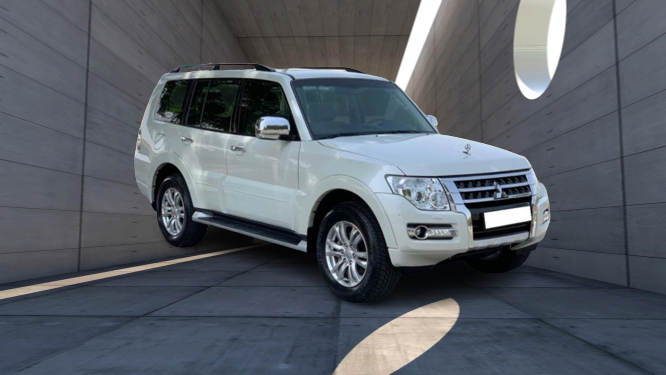 Mitsubishi Pajero 2018 White